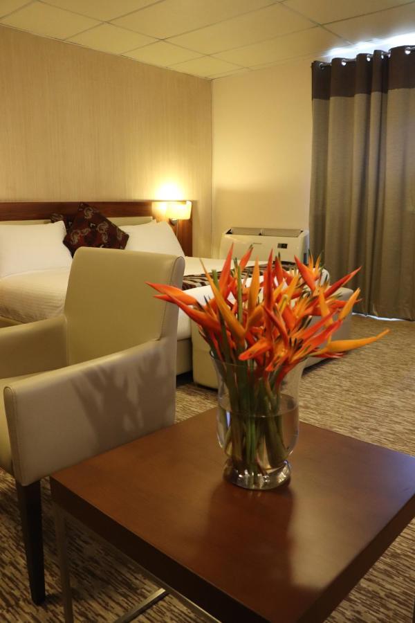 Mamba Point Hotel Монровія Екстер'єр фото