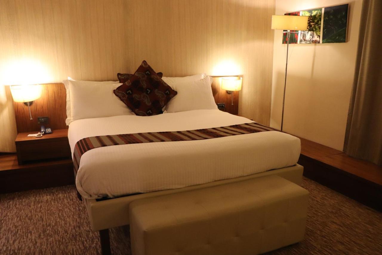 Mamba Point Hotel Монровія Екстер'єр фото