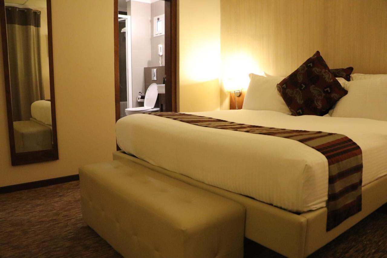 Mamba Point Hotel Монровія Екстер'єр фото