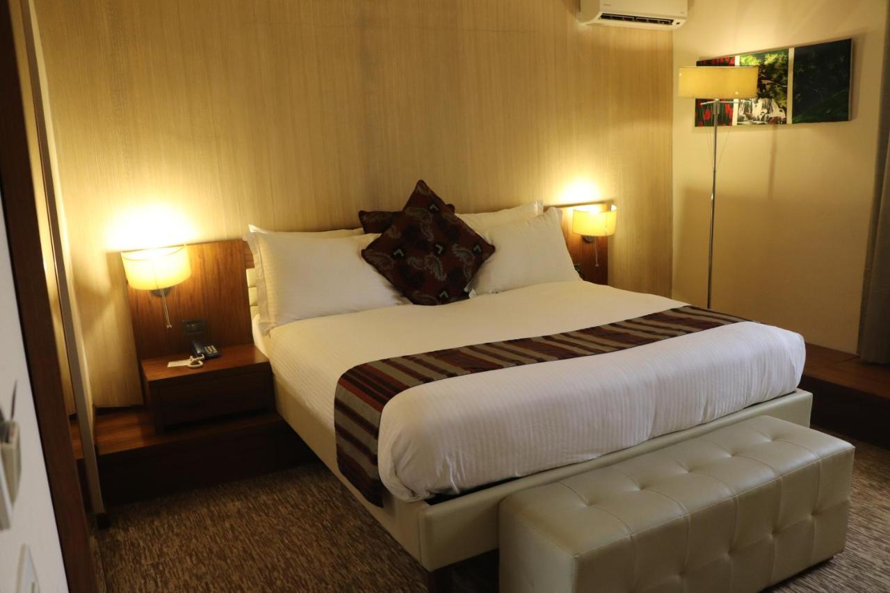Mamba Point Hotel Монровія Екстер'єр фото